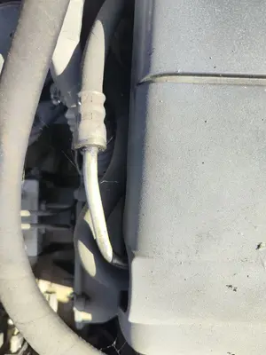 Foto de TUBO PRESION DIRECCION ASISTIDA VOLVO S40 BERLINA 1.9 Diesel CAT (116 CV / 85 KW)