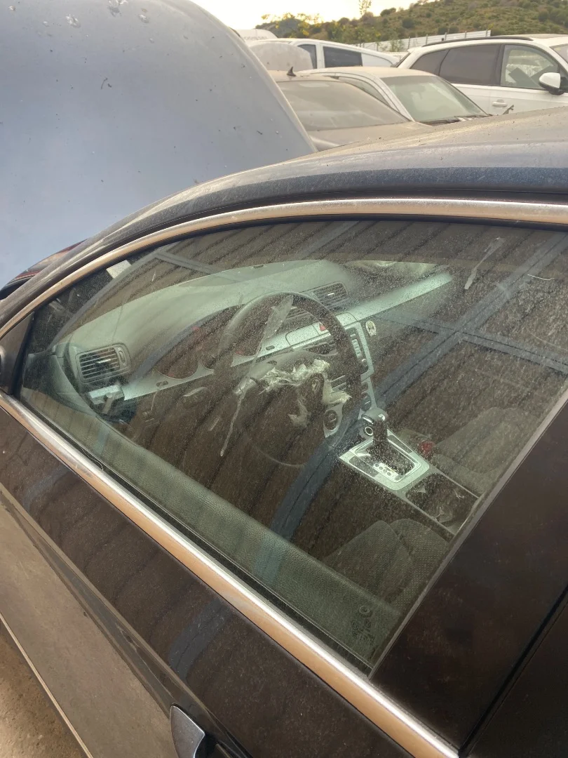 Foto de LUNA DELANTERA IZQUIERDA VOLKSWAGEN PASSAT BERLINA (3C2) 2.0 TDI (140 CV / 103 KW) referencia 3C4845201B