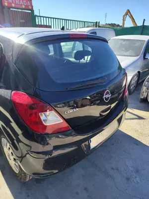 Foto de PORTON TRASERO OPEL CORSA D 1.2 16V CAT (Z 12 XEP / LB4) (80 CV / 59 KW) foto 4