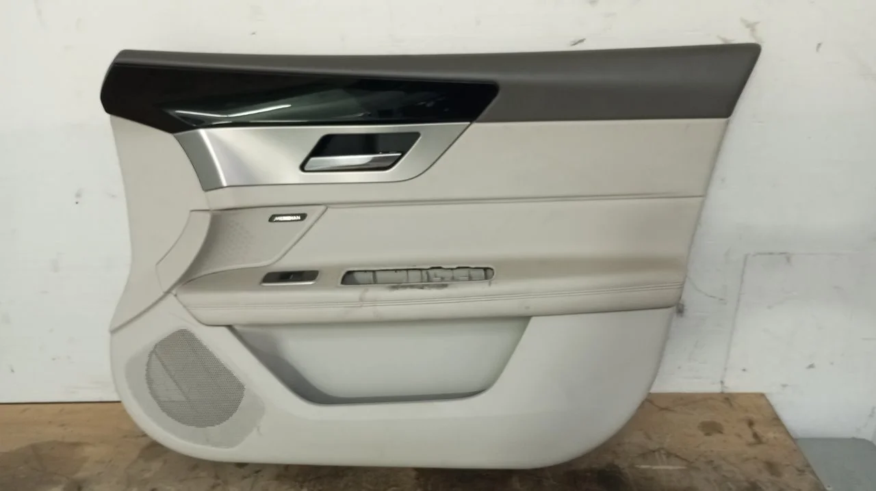 Foto de GUARNECIDO PUERTA DELANTERA DERECHA JAGUAR XF 2.0 Diesel CAT (163 CV / 120 KW) referencia GX6323720A