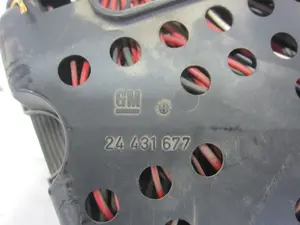 Foto de CAJA RELES / FUSIBLES OPEL ASTRA G COUPE 1.8 16V (125 CV / 92 KW) referencia 24431677 foto 4