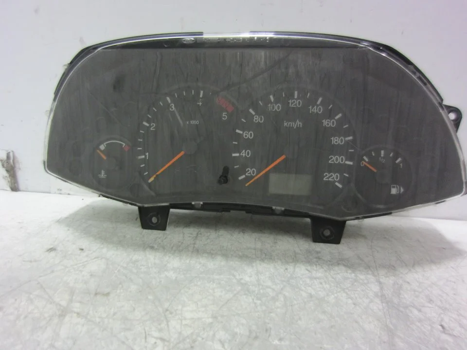 Foto de CUADRO INSTRUMENTOS FORD FOCUS FAMILIAR (CAK) 1.8 16V CAT (116 CV / 85 KW) referencia 98AP10841BC