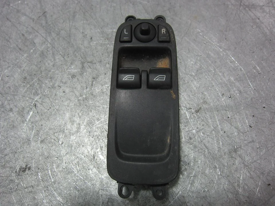 Foto de MANDO ELEVALUNAS DELANTERO IZQUIERDO VOLVO C30 1.6 Diesel CAT (109 CV / 80 KW) referencia 30710783