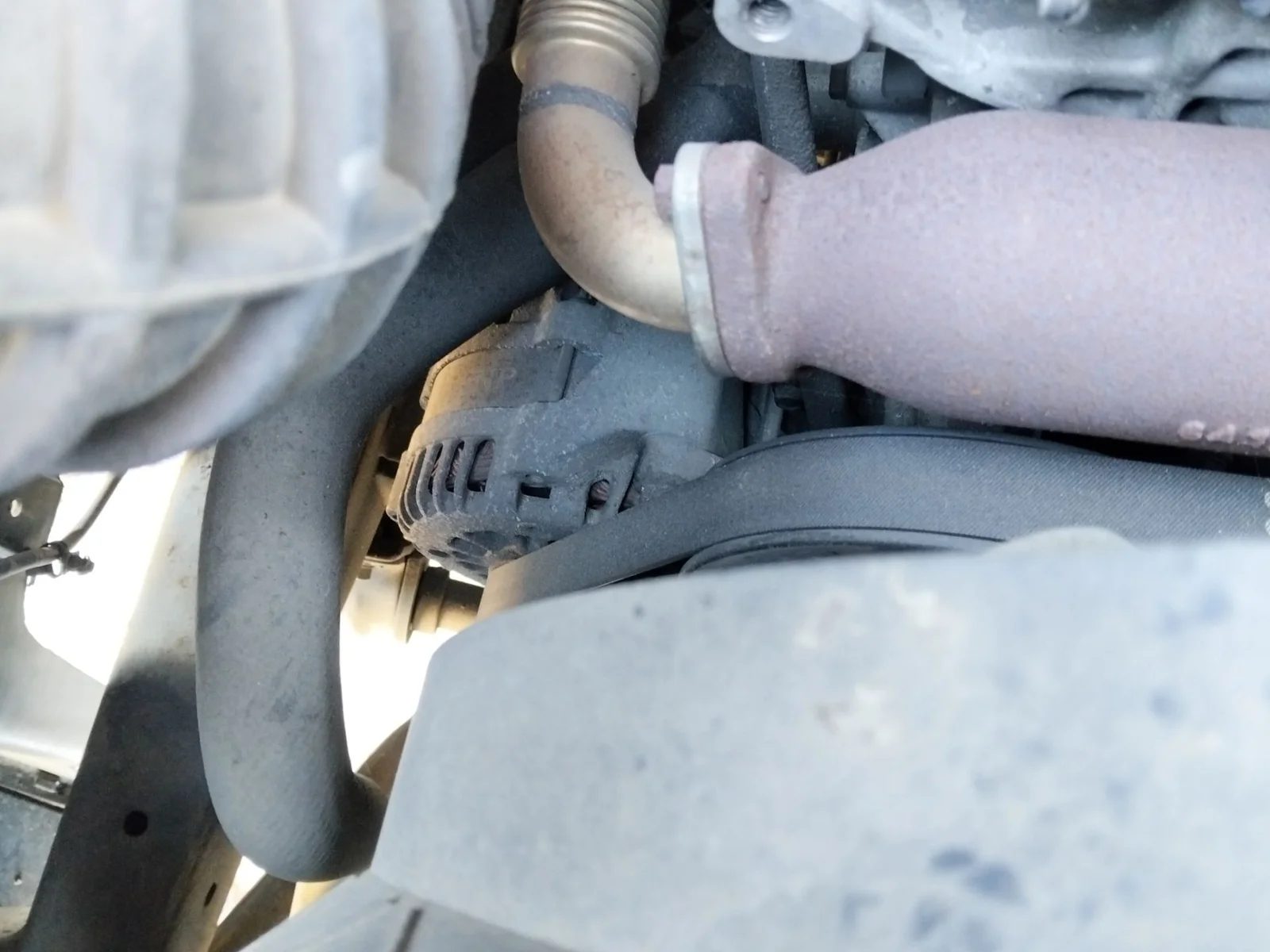 Foto de ALTERNADOR SSANGYONG REXTON 2.7 Turbodiesel CAT (160 CV / 118 KW)