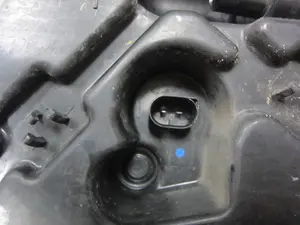Foto de DEPOSITO LIMPIA BMW SERIE X3 (G01) 3.0 24V Turbodiesel (265 CV / 195 KW) referencia 6167794750001 foto 3