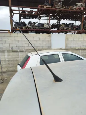 Foto de ANTENA VOLKSWAGEN GOLF V (1K1)(10.2003) 1.4 16V TSI (170 CV / 125 KW)