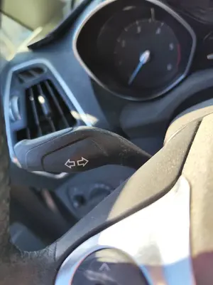 Foto de MANDO MULTIFUNCION FORD C-MAX (CB7) 1.6 TDCi CAT (116 CV / 85 KW)