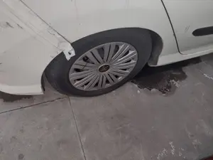 Foto de PASO RUEDA TRASERO DERECHO PEUGEOT 308 1.6 16V HDi FAP (92 CV / 68 KW) referencia 8534L8