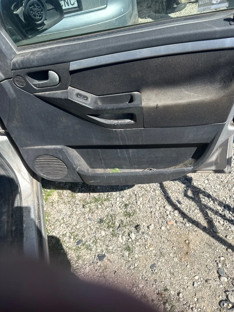 Foto de GUARNECIDO PUERTA DELANTERA DERECHA OPEL MERIVA 1.6 16V (101 CV / 74 KW) referencia 13123542