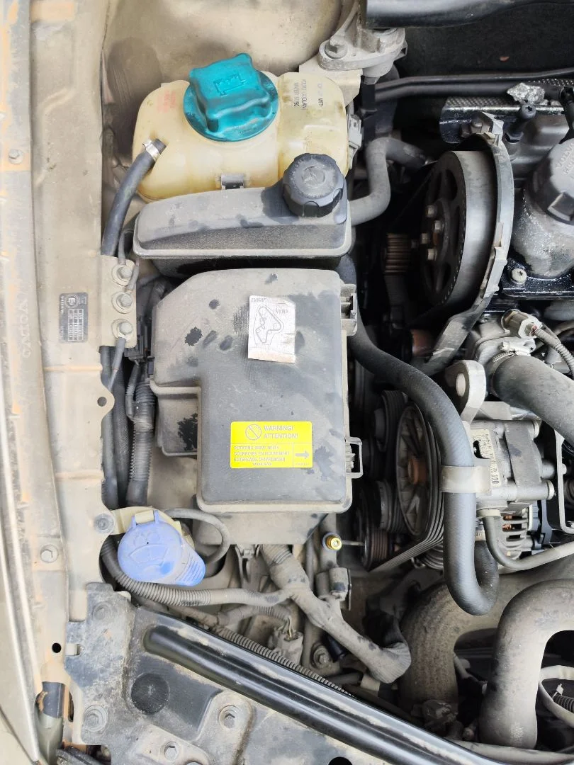 Foto de CAJA RELES / FUSIBLES VOLVO S80 BERLINA 2.4 Diesel (131 CV / 96 KW)