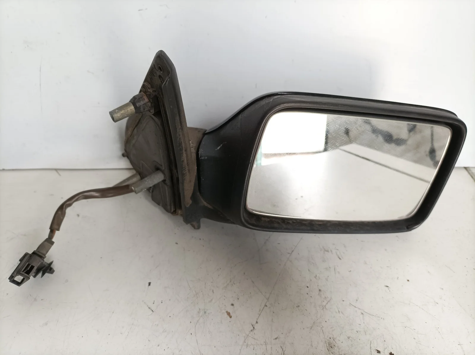 Foto de RETROVISOR DERECHO VOLKSWAGEN GOLF III (1H1)(11.1991) 2.0 (116 CV / 85 KW) referencia 404863