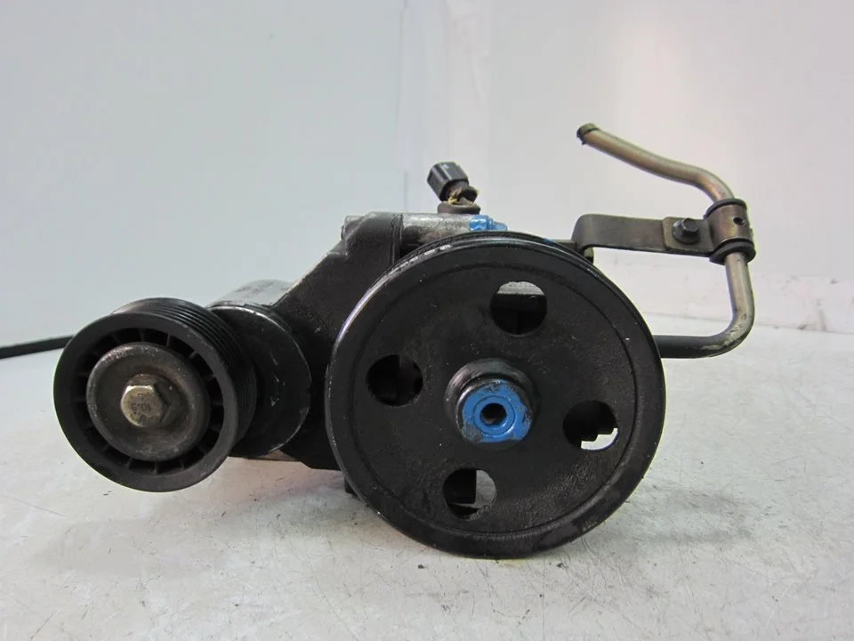 Foto de BOMBA DIRECCION FORD FOCUS BERLINA (CAK) referencia 2S413A696AA