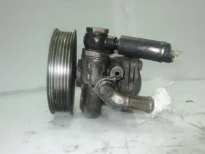 Foto de BOMBA DIRECCION SKODA OCTAVIA BERLINA (1Z3) referencia 038145255B foto 4