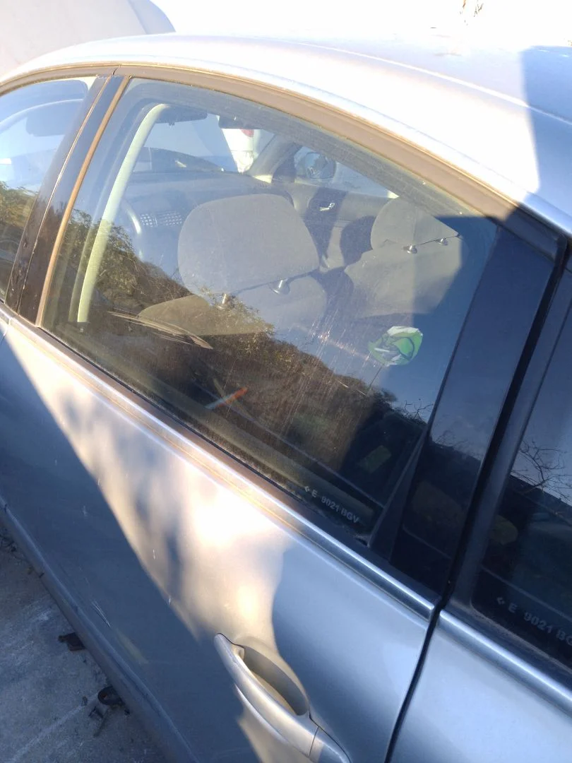 Foto de LUNA TRASERA IZQUIERDA VOLKSWAGEN PASSAT BERLINA (3B3) 1.9 TDI (131 CV / 96 KW)