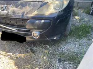 Foto de PARAGOLPES DELANTERO PEUGEOT 307 CC CABRIO-COUPÉ (S2) 2.0 16V HDi FAP CAT (RHR / DW10BTED4) (136 CV / 100 KW) foto 5