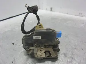 Foto de CERRADURA PUERTA DELANTERA DERECHA SEAT IBIZA (6L1) 1.4 TDI CAT (BNM) (69 CV / 51 KW) referencia 3B1837016BQ foto 3