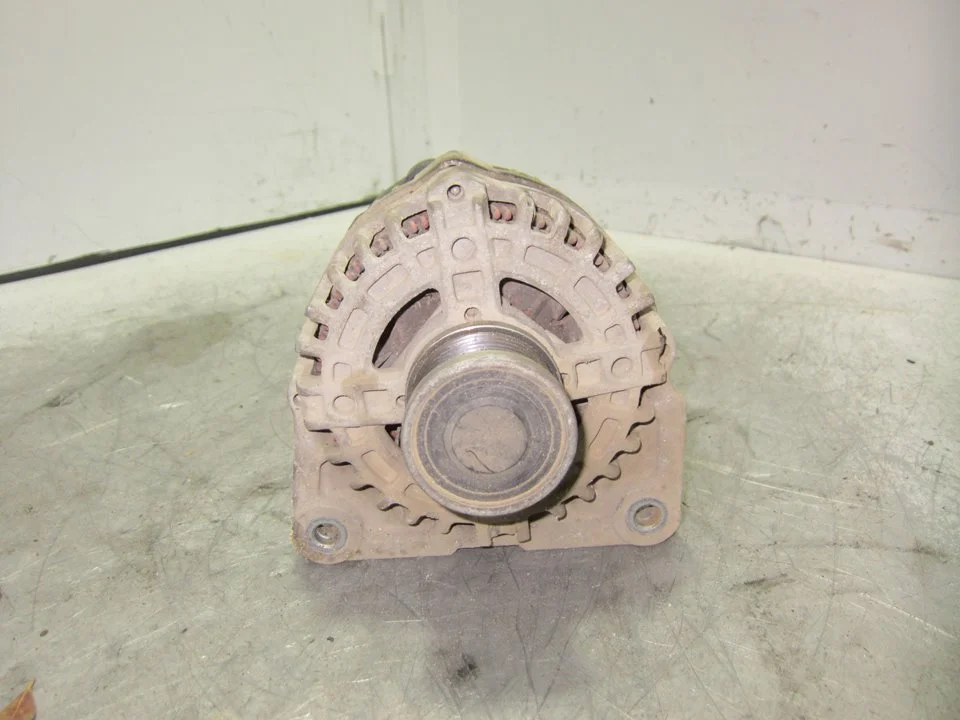 Foto de ALTERNADOR NISSAN X-TRAIL (T31) 2.0 16V CAT (141 CV / 104 KW) referencia 23100EN00B