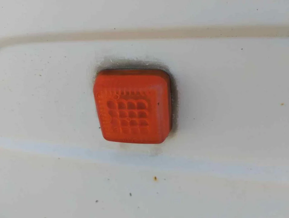 Foto de PILOTO LATERAL IZQUIERDO FORD TRANSIT FURGÓN (CY/DY)(1986) 2.5 Diesel (80 CV / 59 KW) referencia 11524