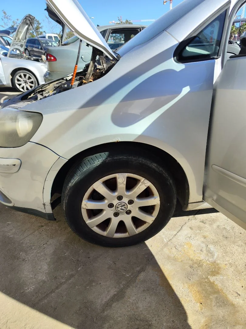 Foto de ALETA DELANTERA IZQUIERDA VOLKSWAGEN GOLF PLUS V (5M1) 1.9 TDI (105 CV / 77 KW)
