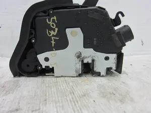 Foto de CERRADURA PUERTA DELANTERA IZQUIERDA BMW SERIE 3 COMPACTO (E46) 2.0 16V Diesel CAT (150 CV / 110 KW) referencia 8253431 foto 3