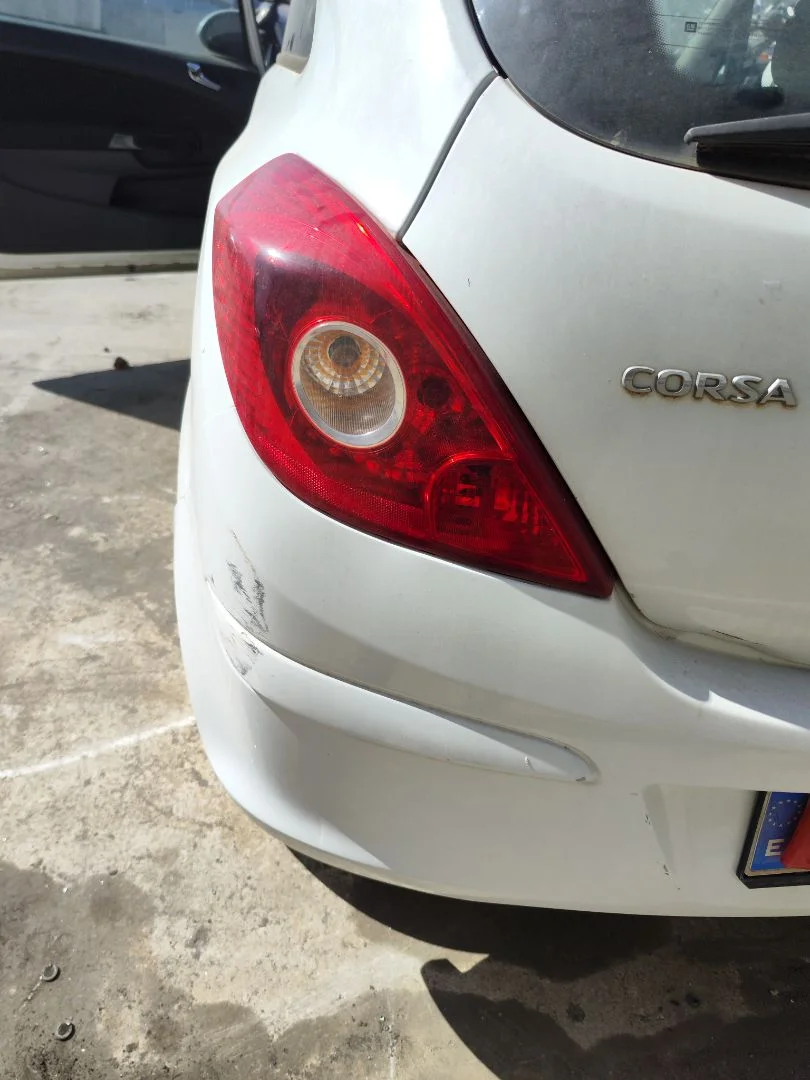Foto de PILOTO TRASERO IZQUIERDO OPEL CORSA D 1.3 16V CDTI (75 CV / 55 KW) referencia 93189092