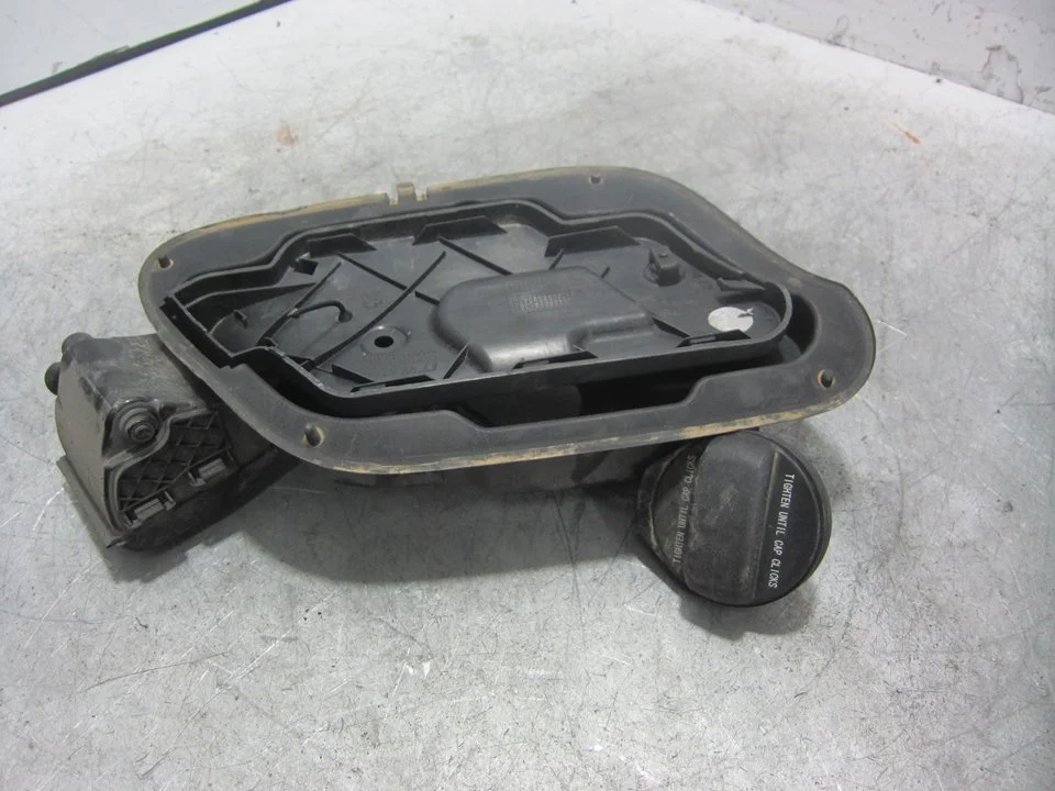 Foto de TAPON COMBUSTIBLE PEUGEOT 508 Híbrido 265 kW (1.6 Ltr. - 147 kW) (360 CV / 265 KW) referencia 9829645380