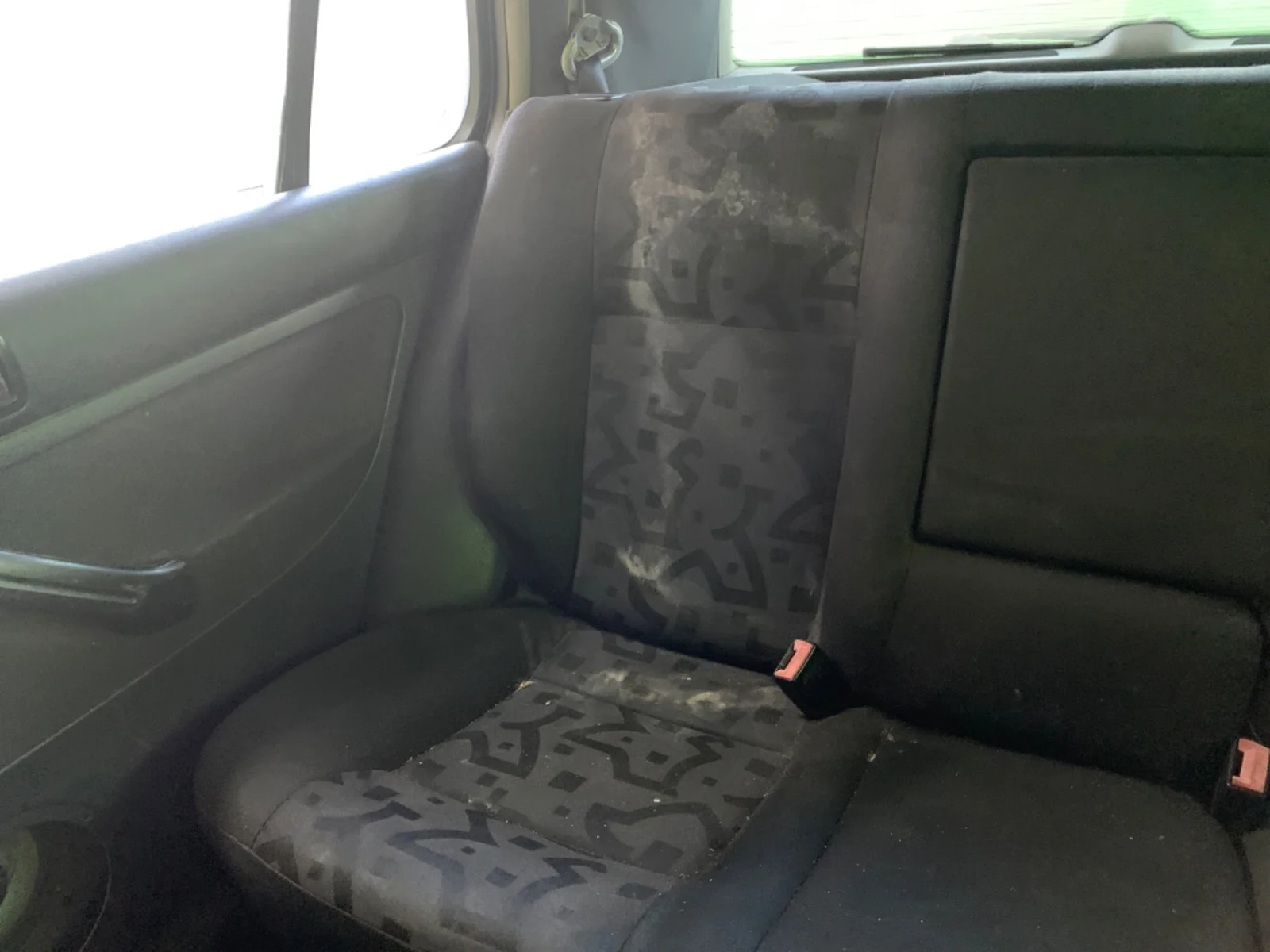 Foto de ASIENTOS TRASERO DERECHO VOLKSWAGEN GOLF IV BERLINA (1J1)(10.1997) 1.9 TDI (101 CV / 74 KW) referencia 1J0885806FMFKZ