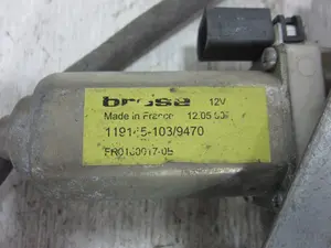 Foto de ELEVALUNAS DELANTERO DERECHO FORD FOCUS BERLINA (CAK) 1.8 TDDI Turbodiesel CAT (90 CV / 66 KW) referencia 119145103 foto 3