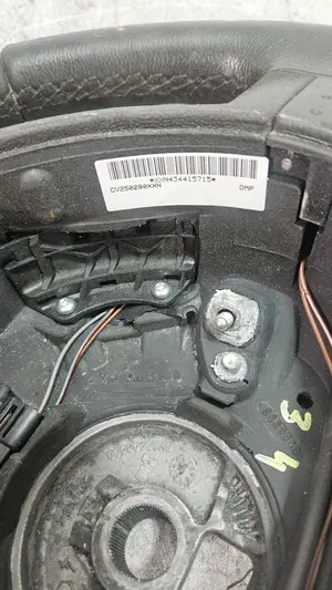 Foto de VOLANTE FORD MONDEO TURNIER (GE) 2.0 TDCi CAT (131 CV / 96 KW) foto 2