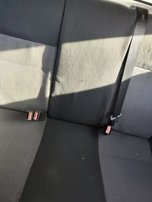 Foto de ASIENTO TRASERO MEDIO OPEL CORSA C 1.2 16V CAT (Z 12 XEP / LB4) (80 CV / 59 KW) foto 3