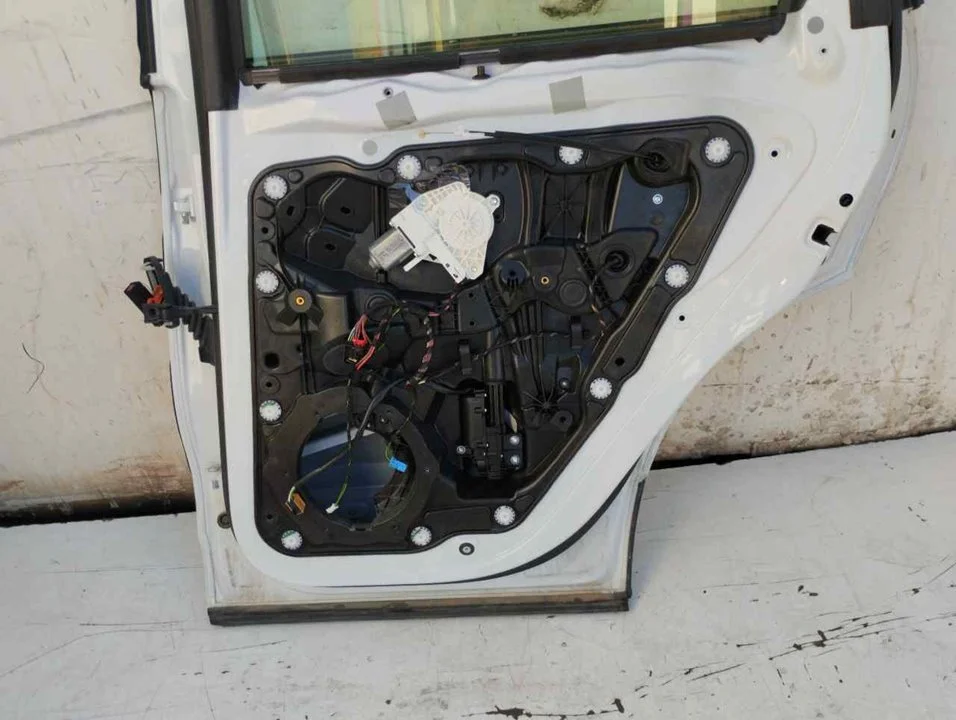 Foto de ELEVALUNAS TRASERO DERECHO PORSCHE CAYENNE (TIPO 92A) 3.0 V6 TDI CAT (239 CV / 176 KW)