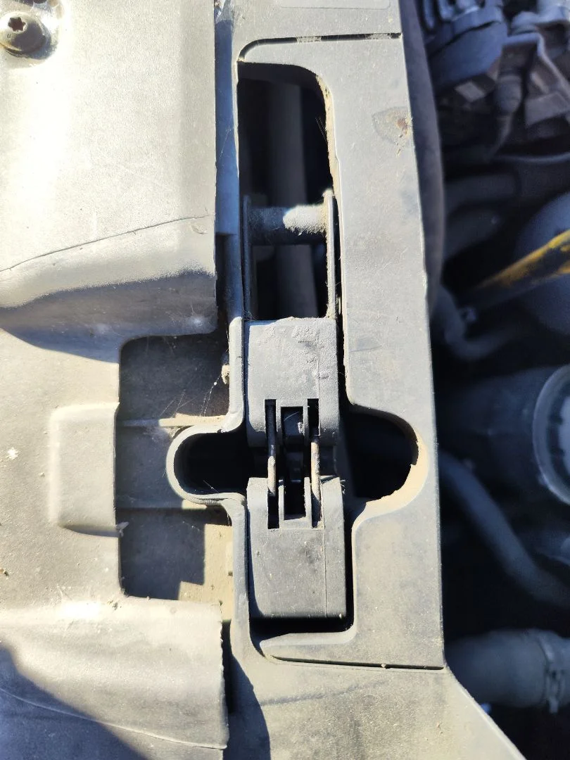 Foto de CERRADURA CAPO SEAT CORDOBA BERLINA (6L2) 1.9 TDI (131 CV / 96 KW) referencia 6L0823509D