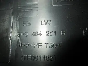 Foto de APOYABRAZOS CENTRAL SEAT ALTEA XL (5P5) 1.9 TDI (105 CV / 77 KW) referencia 5P0864251 foto 3