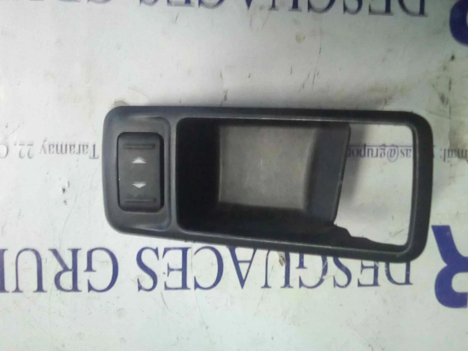 Foto de MANDO ELEVALUNAS TRASERO IZQUIERDO FORD C-MAX (CB3)(2007)