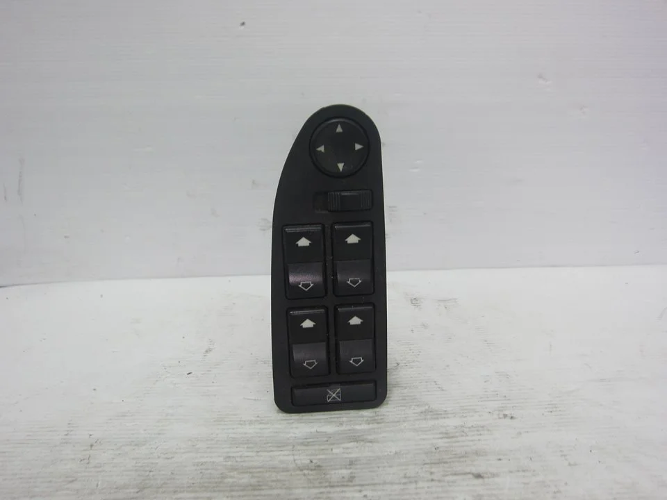 Foto de MANDO ELEVALUNAS DELANTERO IZQUIERDO BMW SERIE 5 BERLINA (E39) 2.8 24V CAT (193 CV / 142 KW) referencia 8368966