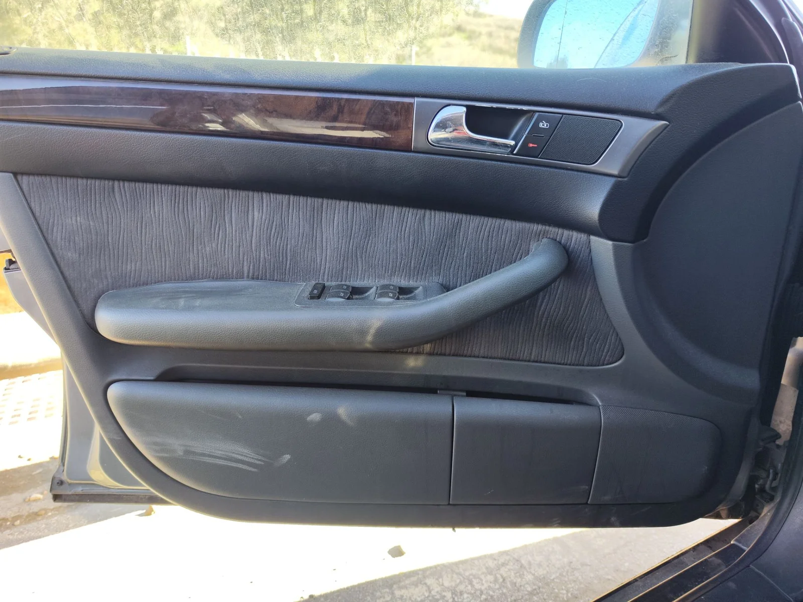 Foto de GUARNECIDO PUERTA DELANTERA IZQUIERDA AUDI A6 BERLINA (4B2) 2.5 V6 24V TDI (150 CV / 110 KW) referencia 4B1867103 FKZ