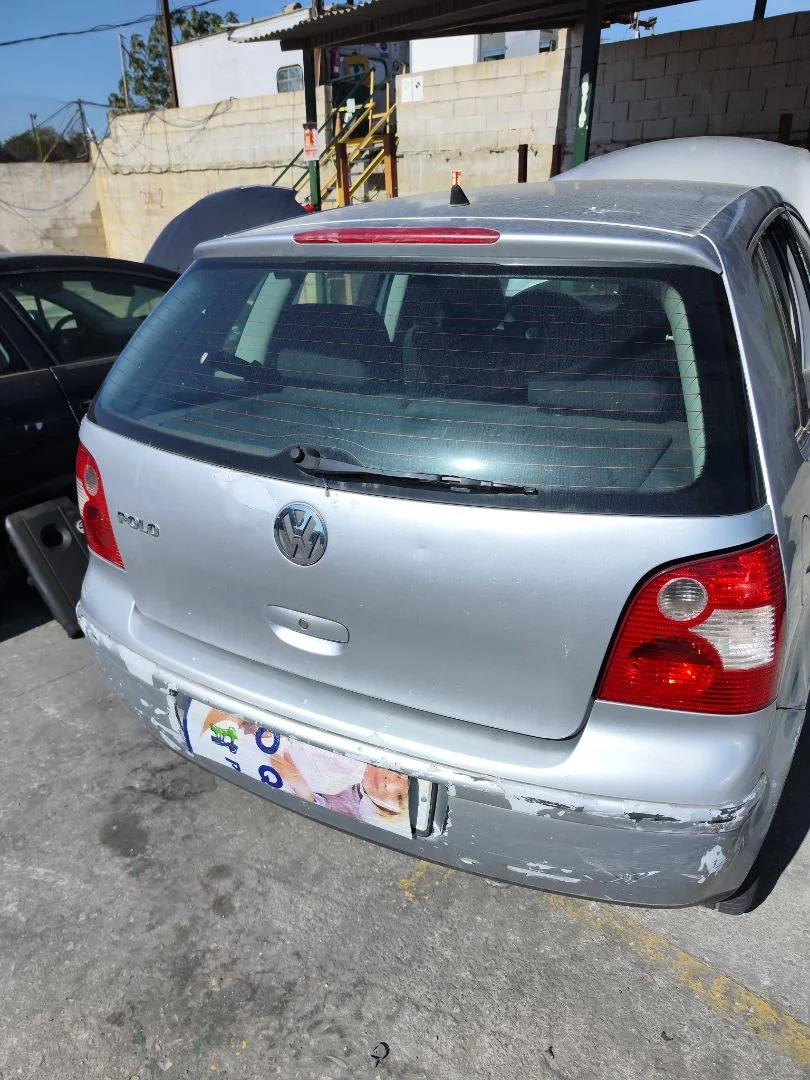 Foto de PORTON TRASERO VOLKSWAGEN POLO IV (9N1) 1.4 16V (75 CV / 55 KW) referencia 6Q6827025R