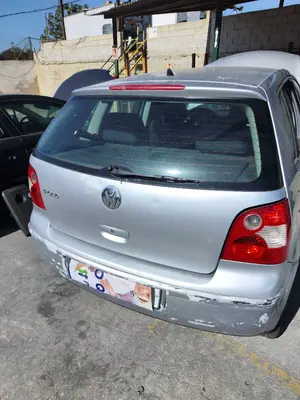 Foto de PORTON TRASERO VOLKSWAGEN POLO IV (9N1) 1.4 16V (75 CV / 55 KW) referencia 6Q6827025R foto 1