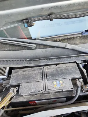 Foto de BRAZO LIMPIA DELANTERO DERECHO AUDI A6 BERLINA (4B2) 2.5 V6 24V TDI (150 CV / 110 KW) referencia 4B1955408A