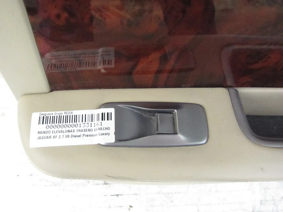Foto de MANDO ELEVALUNAS TRASERO DERECHO JAGUAR XF 2.7 V6 Diesel CAT (207 CV / 152 KW)
