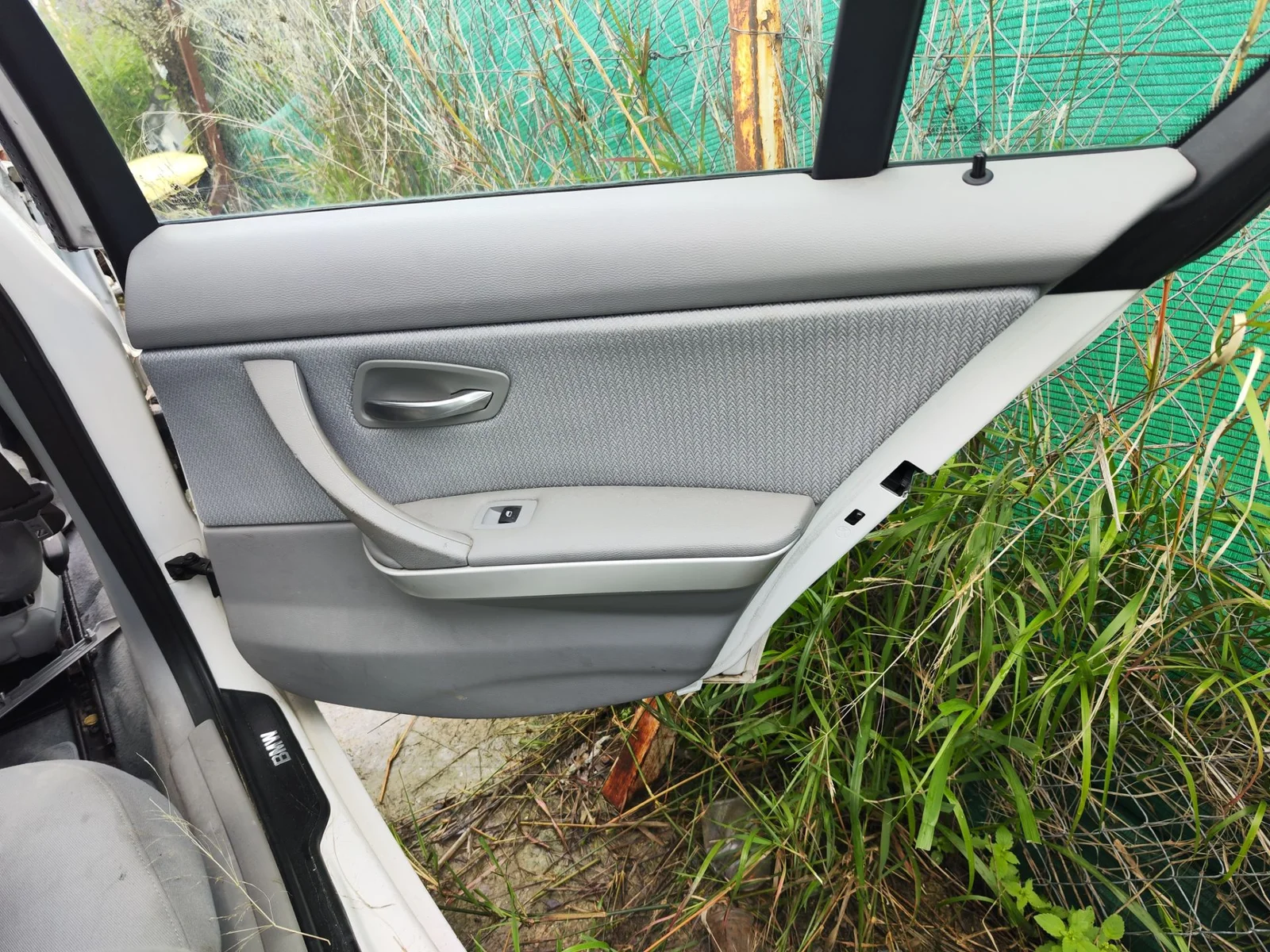 Foto de GUARNECIDO PUERTA TRASERA DERECHA BMW SERIE 3 BERLINA (E90) 2.0 Turbodiesel CAT (143 CV / 105 KW)