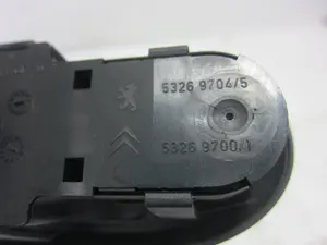 Foto de MANDO ELEVALUNAS DELANTERO IZQUIERDO PEUGEOT 407 2.0 16V HDi FAP CAT (RHR / DW10BTED4) (136 CV / 100 KW) referencia 532697001 foto 2