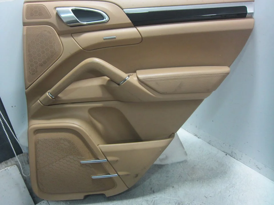Foto de GUARNECIDO PUERTA TRASERA DERECHA PORSCHE CAYENNE (TIPO 92A) 4.8 V8 CAT (400 CV / 294 KW) referencia 7P5867012F