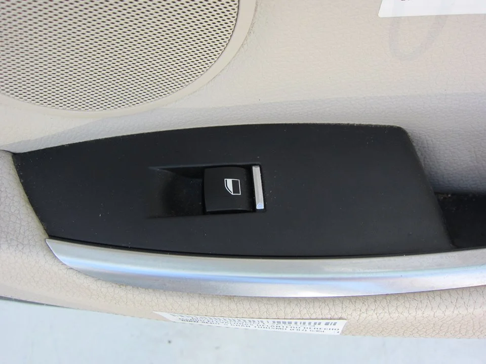 Foto de MANDO ELEVALUNAS DELANTERO DERECHO BMW SERIE 5 GRAN TURISMO (F07) 3.0 24V Turbo (306 CV / 225 KW)