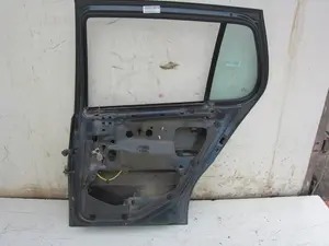 Foto de PUERTA TRASERA DERECHA VOLKSWAGEN POLO III BERLINA (6N2) 1.4 16V (75 CV / 55 KW) foto 3