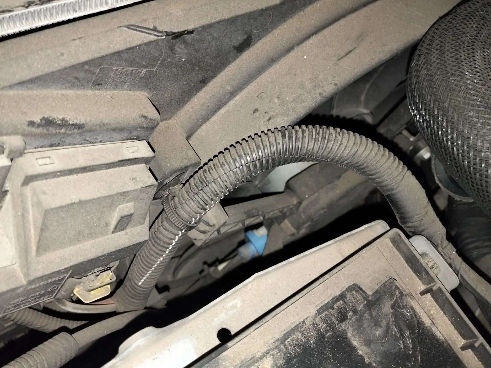 Foto de ELECTROVENTILADOR DACIA DUSTER I 1.2 16V TCE CAT (125 CV / 92 KW) referencia 214814567R