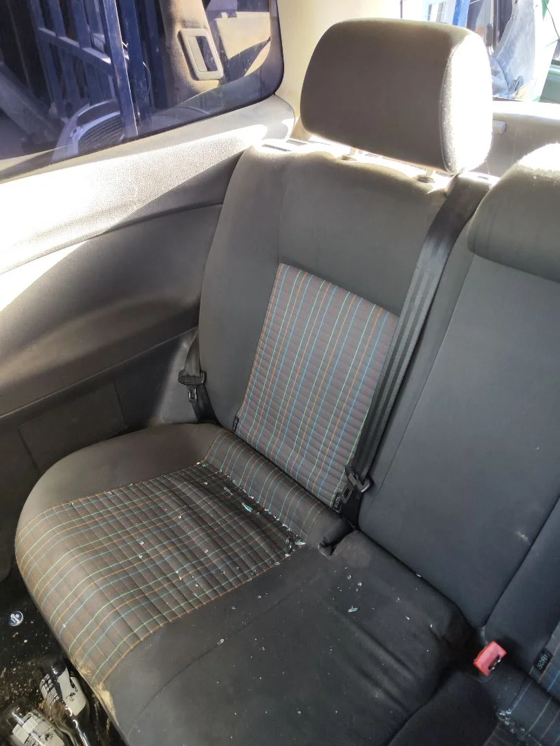 Foto de ASIENTOS TRASERO DERECHO VOLKSWAGEN POLO IV (9N3) 1.9 TDI (101 CV / 74 KW)