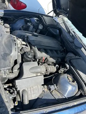 Foto de CAJA RELES / FUSIBLES BMW SERIE 5 TOURING (E39) 2.0 24V (150 CV / 110 KW)