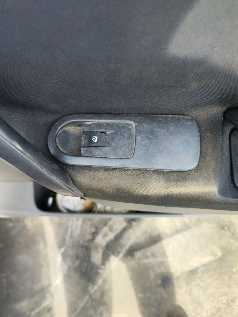 Foto de MANDO ELEVALUNAS DELANTERO DERECHO RENAULT SCENIC II (JM) 1.9 dCi Diesel (120 CV / 88 KW)