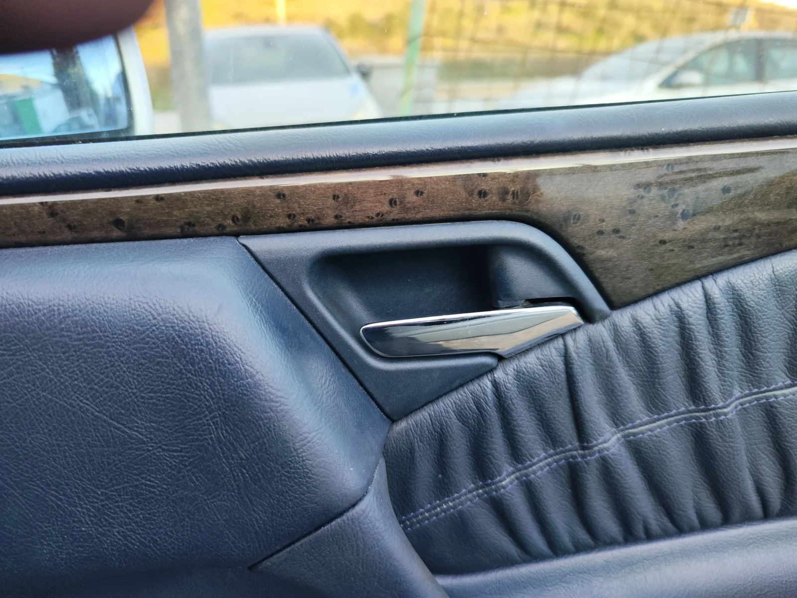 Foto de MANETA INTERIOR DELANTERA DERECHA MERCEDES-BENZ CLASE E (BM 210) BERLINA 3.0 Turbodiesel CAT (177 CV / 130 KW) referencia A2107660264 FKZ